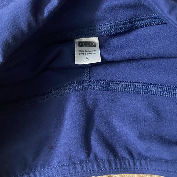 Fleo navy blue shorts - Picture 3 of 3